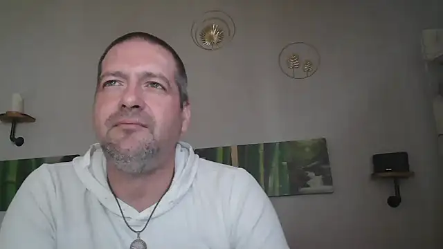 matrikes1 online show from February 9, 2025, 1:46 pm