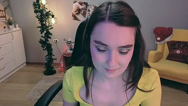 Snapshot of CloudGrace chatting on December 18, 2025, 3:22 am CloudGrace online show from December 18, 2025, 3:22 am