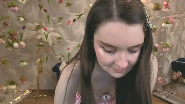 Snapshot of CloudGrace chatting on April 30, 2026, 8:57 pm CloudGrace online show from April 30, 2026, 8:57 pm
