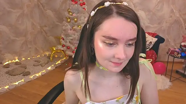 Snapshot of CloudGrace chatting on December 21, 2025, 3:19 am CloudGrace online show from December 21, 2025, 3:19 am