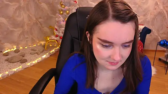 Snapshot of CloudGrace chatting on December 23, 2025, 3:17 am CloudGrace online show from December 23, 2025, 3:17 am