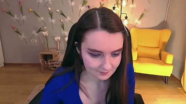 Snapshot of CloudGrace chatting on April 22, 2026, 6:14 pm CloudGrace online show from April 22, 2026, 6:14 pm