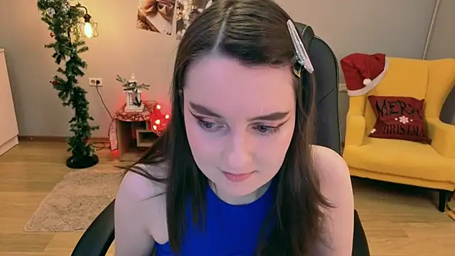 Snapshot of CloudGrace chatting on December 19, 2025, 3:21 am CloudGrace online show from December 19, 2025, 3:21 am