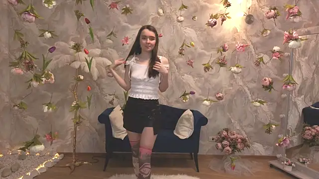 Snapshot of CloudGrace chatting on May 6, 2026, 3:21 am CloudGrace online show from May 6, 2026, 3:21 am