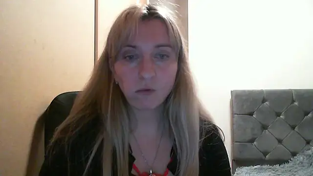 SusanCurt online show from October 23, 2025, 5:22 pm
