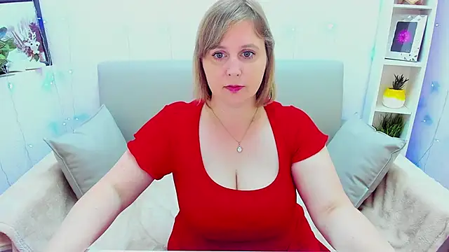 Snapshot of Erika_Lov chatting on June 6, 2026, 1:33 am Erika Lov online show from June 6, 2026, 1:33 am