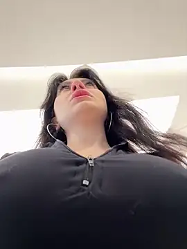 Snapshot of Wet__Bunny chatting on March 18, 2026, 6:16 am Wet Bunny online show from March 18, 2026, 6:16 am