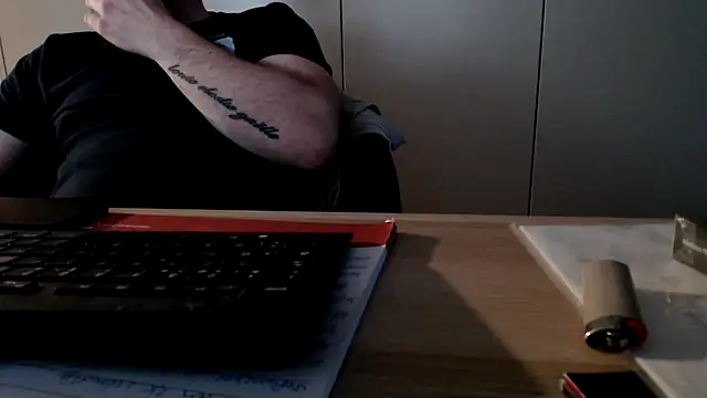 Snapshot of mrbigballs chatting on May 11, 2026, 7:33 pm mrbigballs online show from May 11, 2026, 7:33 pm