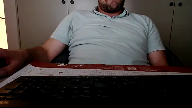 Snapshot of mrbigballs chatting on June 13, 2026, 9:13 pm mrbigballs online show from June 13, 2026, 9:13 pm