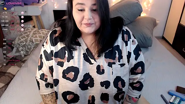 naughtykiss online show from October 25, 2025, 5:50 am