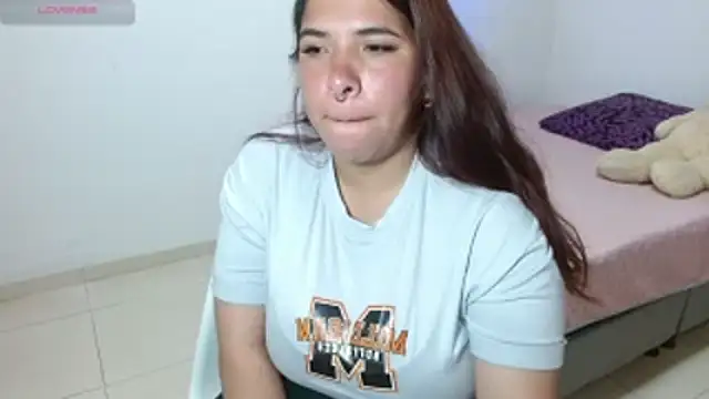 Karlathompson online show from November 4, 2025, 11:30 pm