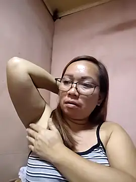 asianwet4u online show from May 5, 2026, 5:05 pm