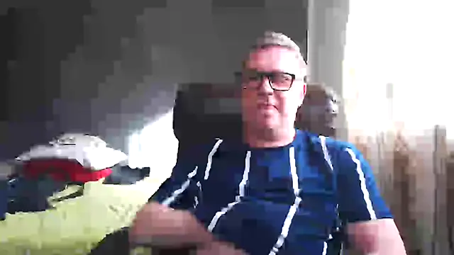 Snapshot of RobertStripX chatting on January 30, 2025, 12:27 pm RobertStripX online show from January 30, 2025, 12:27 pm