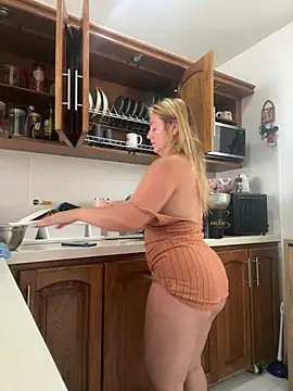 Snapshot of moniquerainx chatting on July 26, 2026, 5:42 pm moniquerainx online show from July 26, 2026, 5:42 pm