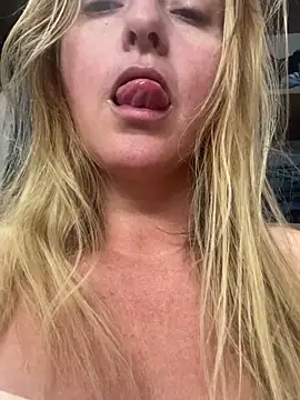 moniquerainx online show from March 8, 2026, 2:53 pm