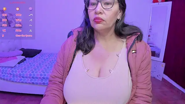 esmeralda milf online show from April 15, 2026, 1:04 pm