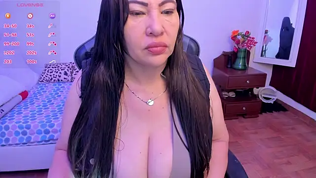 Snapshot of esmeralda_milf chatting on October 15, 2025, 12:13 pm esmeralda milf online show from October 15, 2025, 12:13 pm