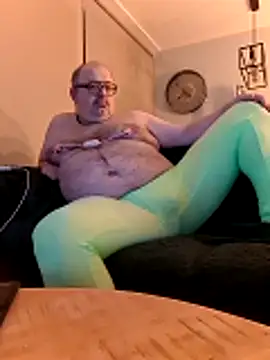 Bibear197511 online show from November 19, 2025, 6:08 pm