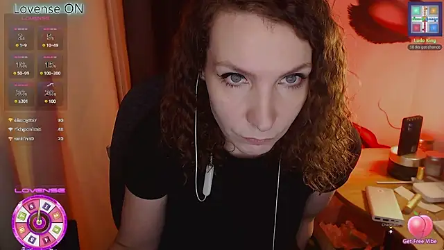 Snapshot of JohansonKatie chatting on February 26, 2025, 4:05 pm JohansonKatie online show from February 26, 2025, 4:05 pm