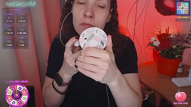 Snapshot of JohansonKatie chatting on February 18, 2025, 10:05 am JohansonKatie online show from February 18, 2025, 10:05 am