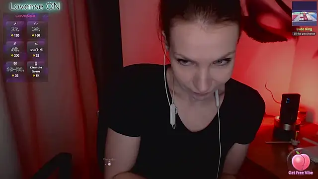 Snapshot of JohansonKatie chatting on February 28, 2025, 2:20 am JohansonKatie online show from February 28, 2025, 2:20 am