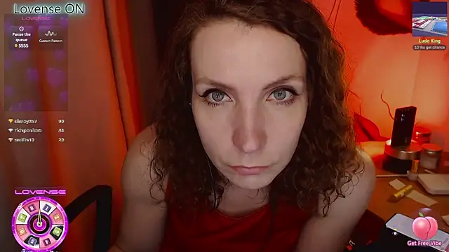 Snapshot of JohansonKatie chatting on February 26, 2025, 10:15 pm JohansonKatie online show from February 26, 2025, 10:15 pm