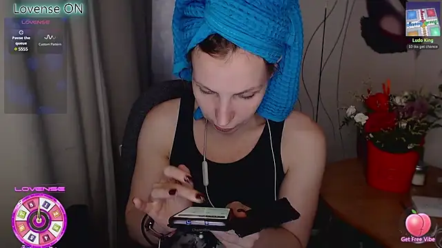 Snapshot of JohansonKatie chatting on February 19, 2025, 6:55 am JohansonKatie online show from February 19, 2025, 6:55 am