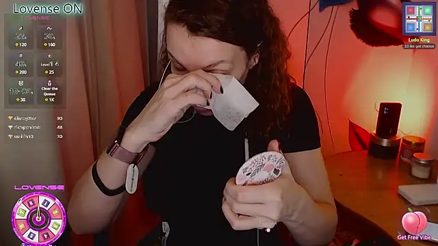 Snapshot of JohansonKatie chatting on February 25, 2025, 11:21 am JohansonKatie online show from February 25, 2025, 11:21 am