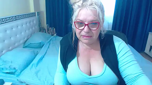 Snapshot of SonyaHotMilf chatting on May 15, 2026, 11:52 am SonyaHotMilf online show from May 15, 2026, 11:52 am