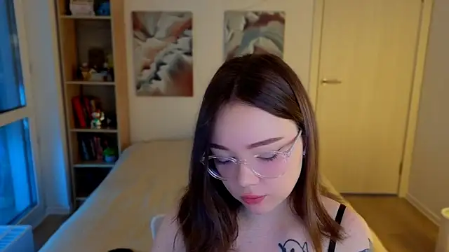 MilenaSaint online show from May 11, 2026, 3:41 am