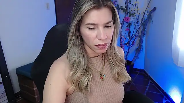 Snapshot of ms_sofia_x chatting on October 20, 2025, 3:12 pm ms sofia x online show from October 20, 2025, 3:12 pm