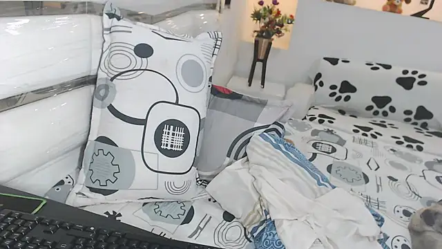 yina-rosse online show from March 9, 2026, 7:50 pm