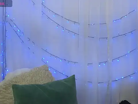 Snapshot of ninaa_fox chatting on March 18, 2026, 5:47 pm ninaa fox online show from March 18, 2026, 5:47 pm