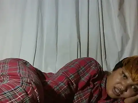 AVRILA online show from December 3, 2025, 5:41 am