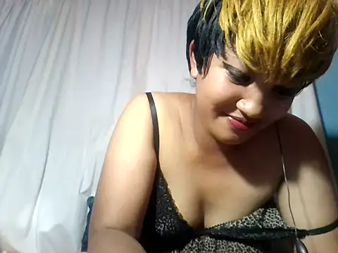 AVRILA online show from September 22, 2025, 11:49 am