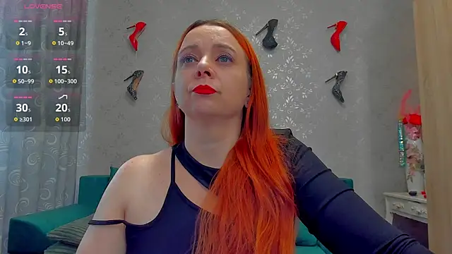 Snapshot of emilianna666 chatting on October 2, 2025, 9:23 am emilianna666 online show from October 2, 2025, 9:23 am