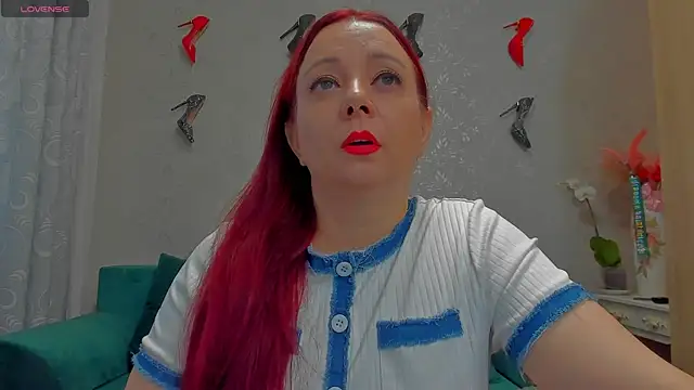 Snapshot of emilianna666 chatting on November 6, 2025, 11:47 am emilianna666 online show from November 6, 2025, 11:47 am