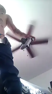 Snapshot of Prettyboiflaco chatting on February 27, 2025, 4:32 pm Prettyboiflaco online show from February 27, 2025, 4:32 pm