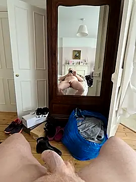 Snapshot of theSecretBallerino chatting on February 21, 2025, 11:55 am theSecretBallerino online show from February 21, 2025, 11:55 am