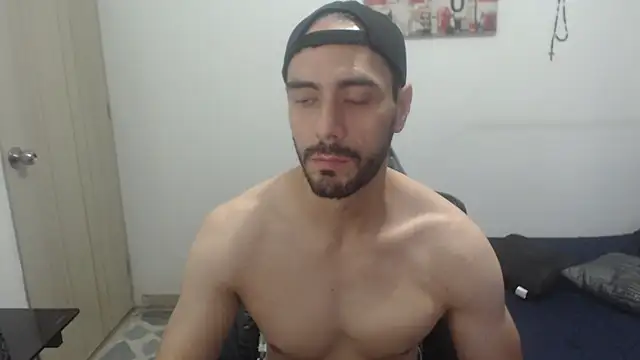 samuelgarcia  online show from September 14, 2025, 11:21 am