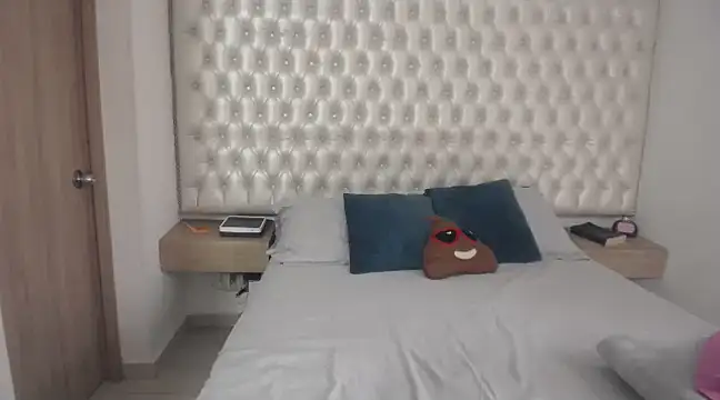 Snapshot of michell_fun23 chatting on March 17, 2025, 5:49 pm michell fun23 online show from March 17, 2025, 5:49 pm