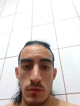 Snapshot of TommyMomentum chatting on January 17, 2025, 7:08 am TommyMomentum online show from January 17, 2025, 7:08 am