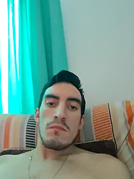 Snapshot of TommyMomentum chatting on January 5, 2026, 8:23 pm TommyMomentum online show from January 5, 2026, 8:23 pm