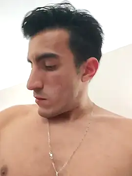 Snapshot of TommyMomentum chatting on October 28, 2025, 2:34 am TommyMomentum online show from October 28, 2025, 2:34 am