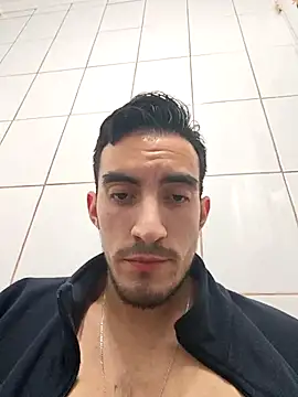 Snapshot of TommyMomentum chatting on September 17, 2025, 6:59 am TommyMomentum online show from September 17, 2025, 6:59 am