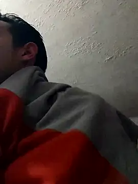 Snapshot of TommyMomentum chatting on December 23, 2025, 4:56 am TommyMomentum online show from December 23, 2025, 4:56 am