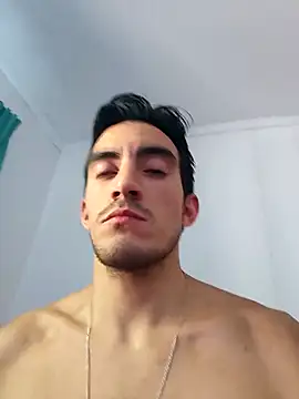 Snapshot of TommyMomentum chatting on February 18, 2026, 7:54 pm TommyMomentum online show from February 18, 2026, 7:54 pm