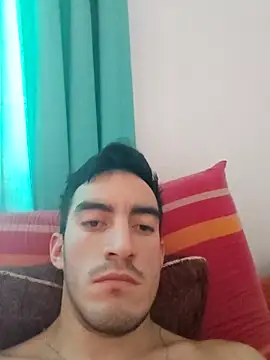 Snapshot of TommyMomentum chatting on February 2, 2026, 6:40 pm TommyMomentum online show from February 2, 2026, 6:40 pm