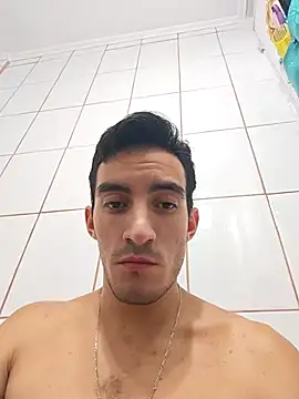 Snapshot of TommyMomentum chatting on February 13, 2026, 5:40 am TommyMomentum online show from February 13, 2026, 5:40 am