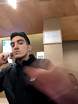 Snapshot of TommyMomentum chatting on March 7, 2026, 3:57 am TommyMomentum online show from March 7, 2026, 3:57 am